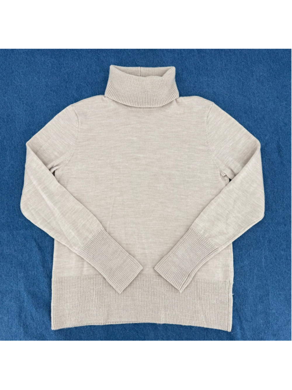 Orvis Beige Turtleneck Sweater 100% Wool Lightweight Minimalist Medium